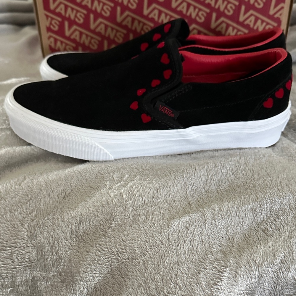 NWOT Unique Vans Black Suede Slip-On Sneakers with Red Heart Trim - Picture 3 of 6